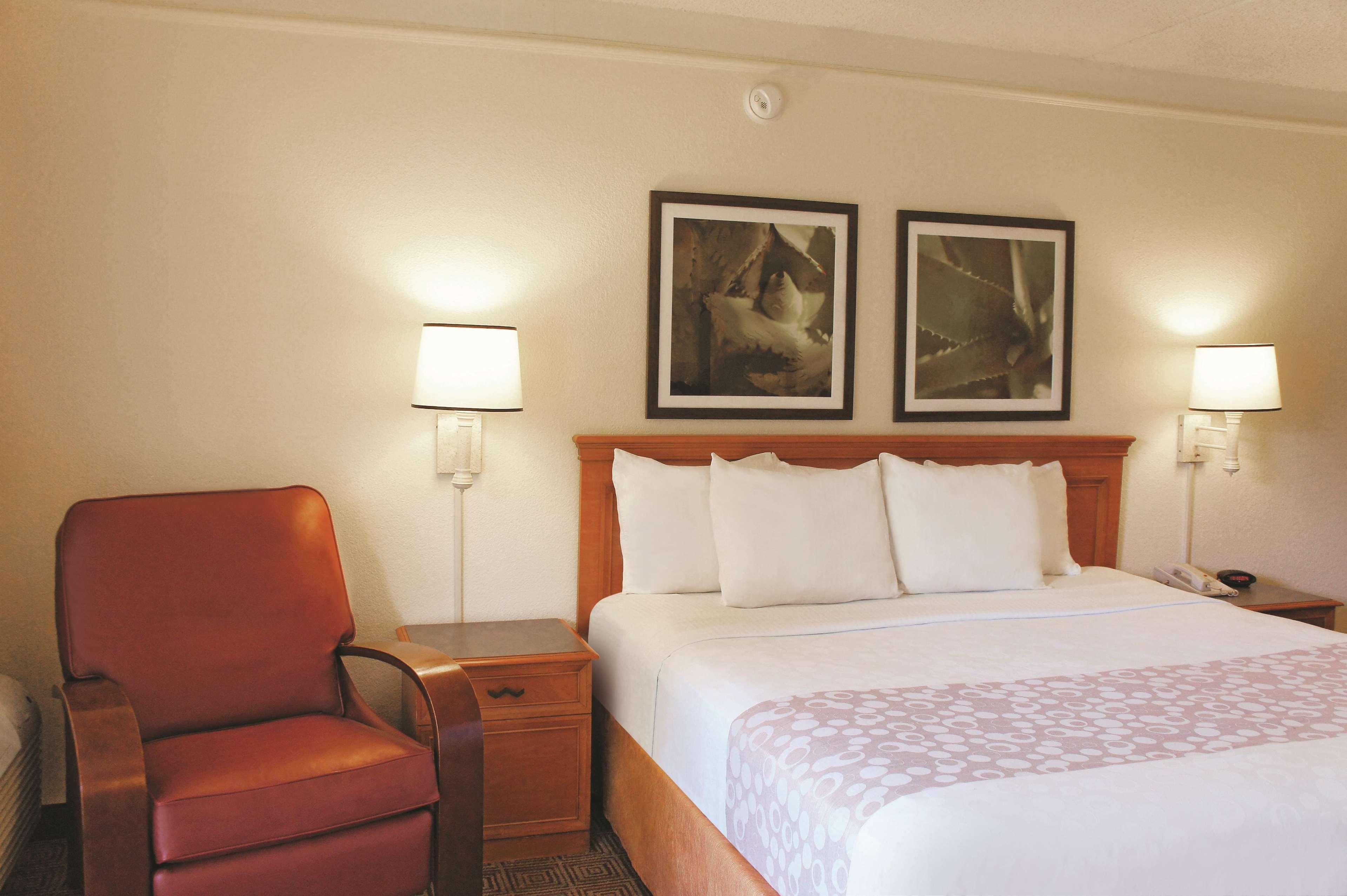Baymont By Wyndham Houston La Porte Exterior foto