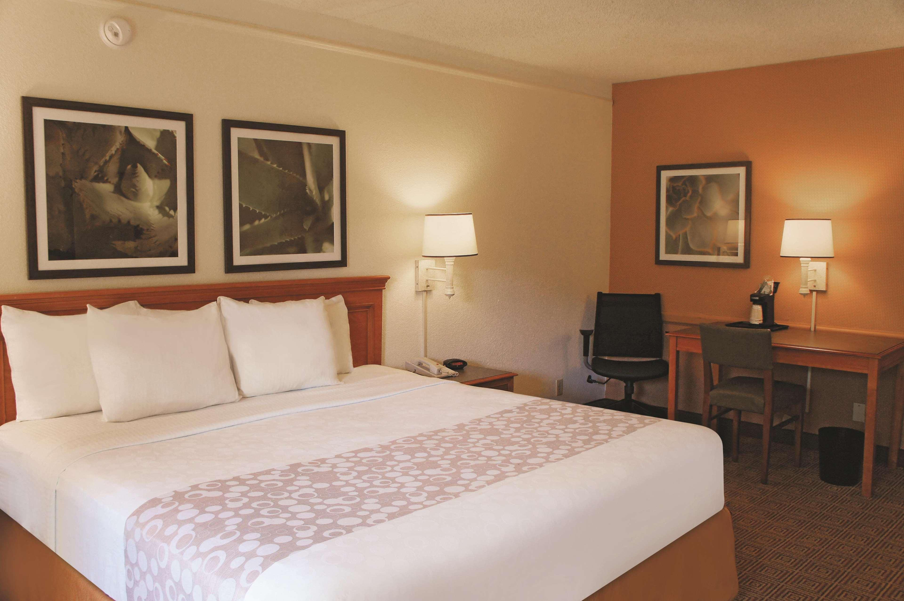 Baymont By Wyndham Houston La Porte Exterior foto