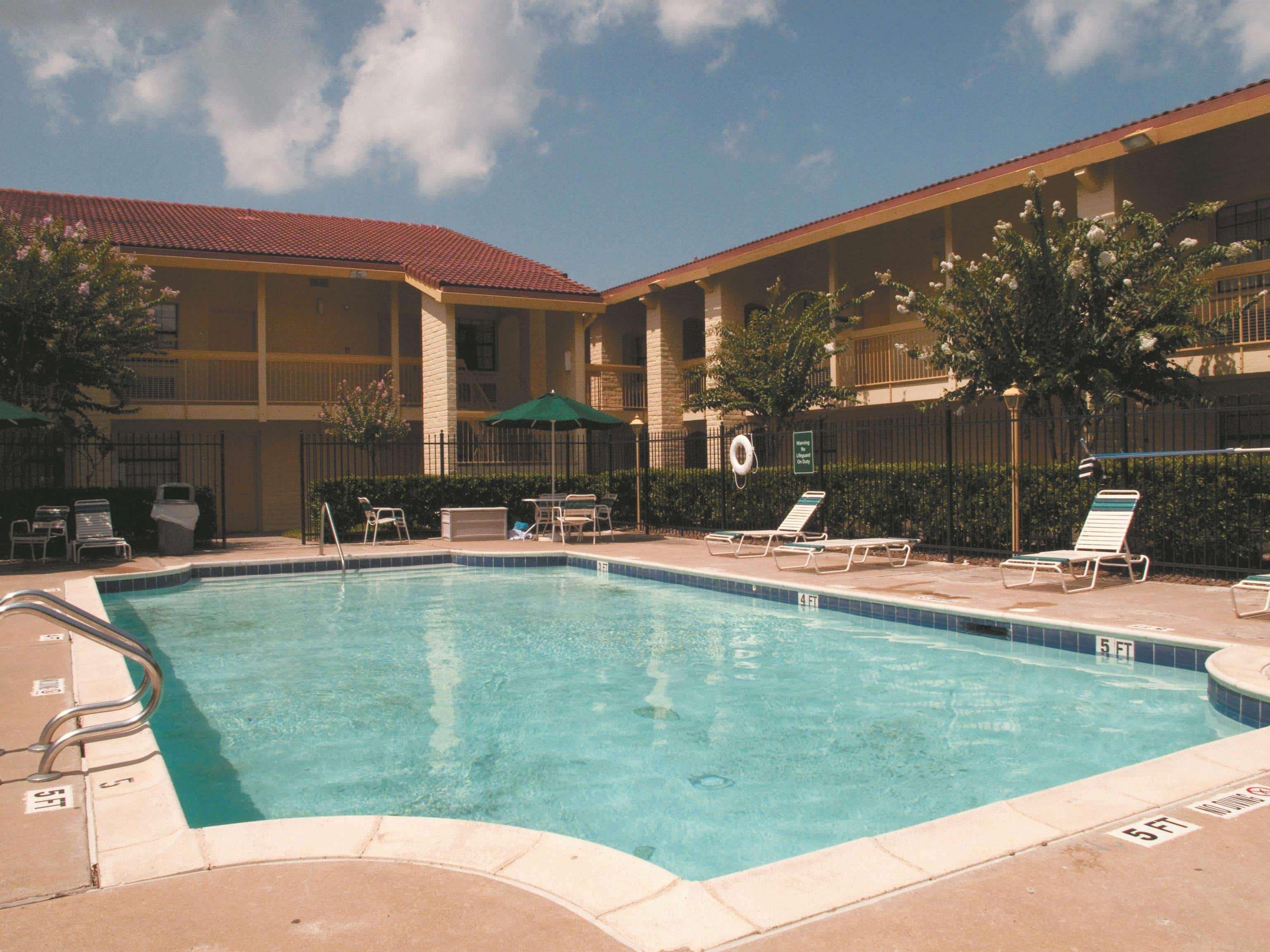Baymont By Wyndham Houston La Porte Exterior foto